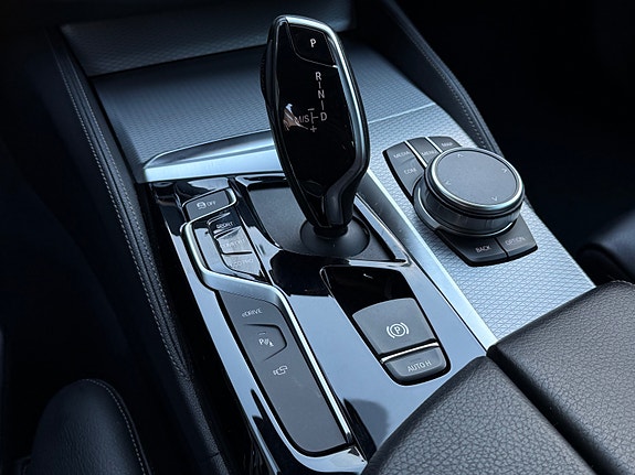 BMW 530e 28 of 30