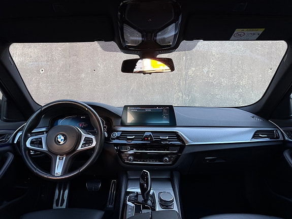 BMW 530e 13 of 30