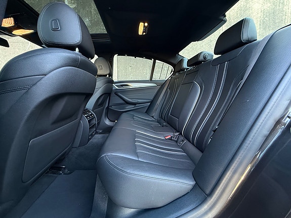 BMW 530e 15 of 30