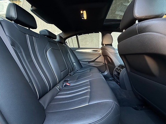 BMW 530e 17 of 30