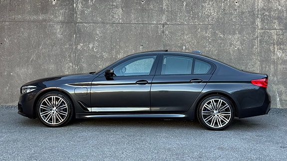 BMW 530e 11 of 30