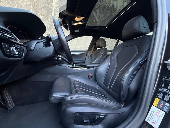 BMW 530e 14 of 30