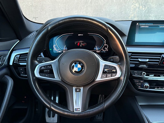 BMW 530e 19 of 30