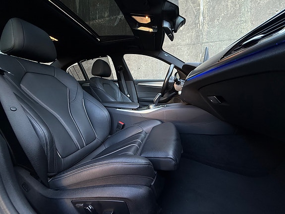 BMW 530e 16 of 30