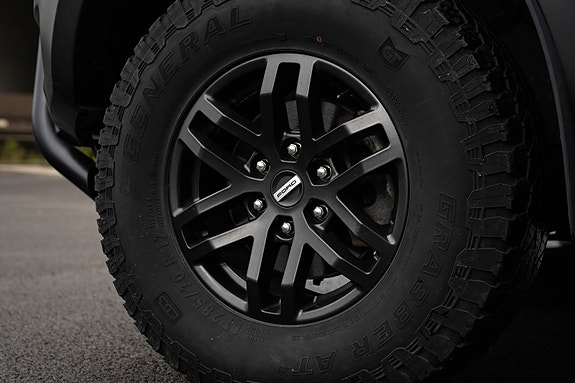 Ford Ranger Raptor 11 of 30