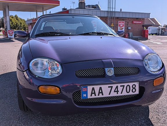 MG F 2 of 8