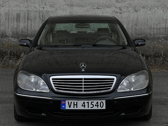 Mercedes-Benz S320 2 of 22