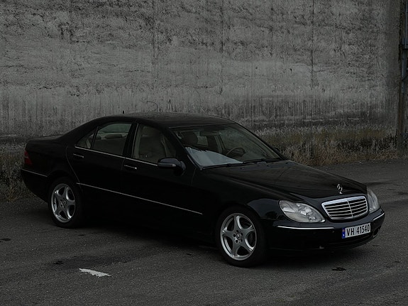Mercedes-Benz S320 3 of 22