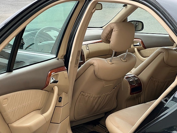Mercedes-Benz S320 22 of 22