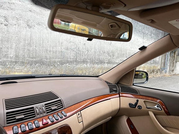 Mercedes-Benz S320 15 of 22