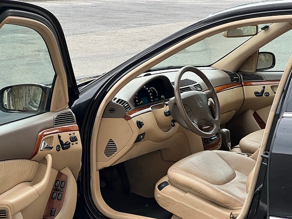 Mercedes-Benz S320 13 of 22
