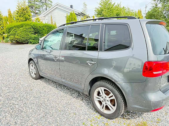 Volkswagen Touran 6 of 9