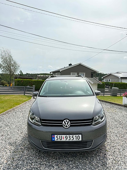 Volkswagen Touran 7 of 9