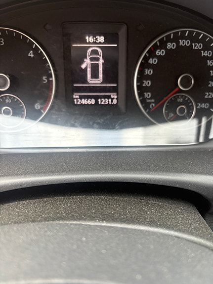 Volkswagen Touran 2 of 9