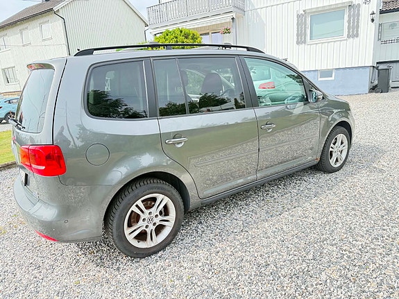 Volkswagen Touran 5 of 9