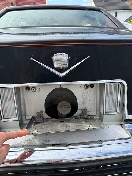 Cadillac Deville 13 of 27