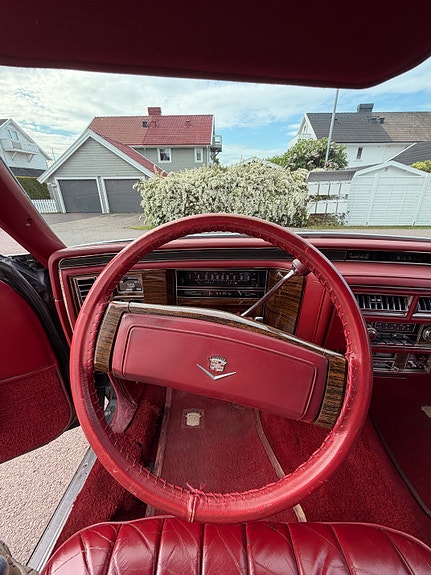 Cadillac Deville 22 of 27