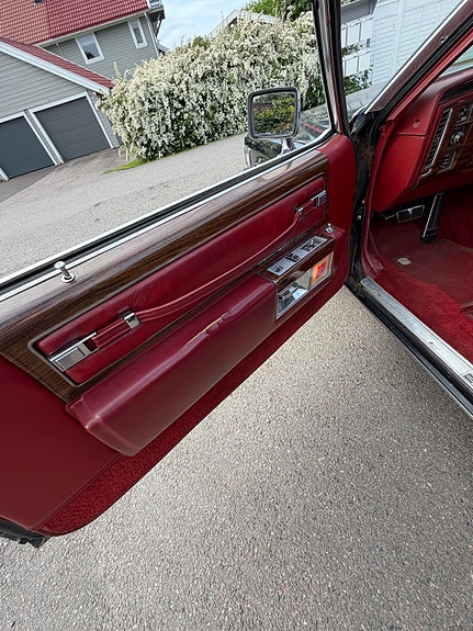 Cadillac Deville 19 of 27