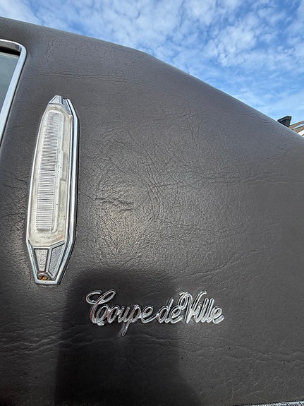 Cadillac Deville 14 of 27