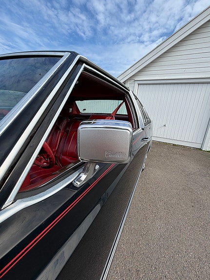 Cadillac Deville 11 of 27