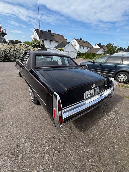 Cadillac Deville 7 of 27