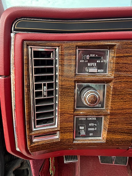 Cadillac Deville 25 of 27