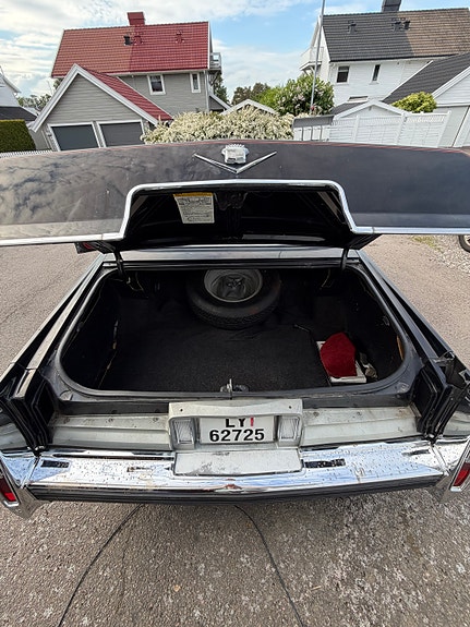 Cadillac Deville 17 of 27