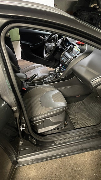 Ford Focus 13 of 30