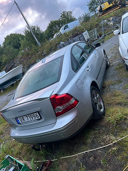 Volvo S40 3 of 6