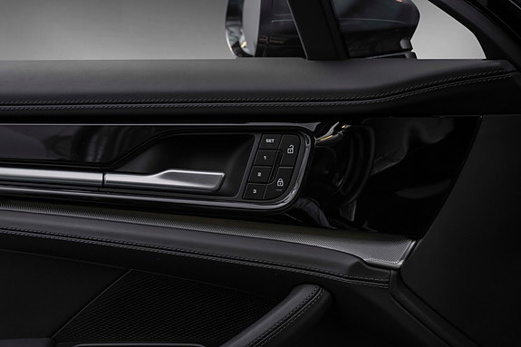 Porsche Panamera 23 of 30