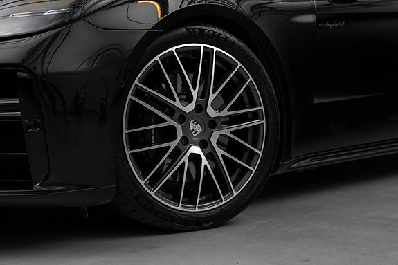 Porsche Panamera 2 of 30