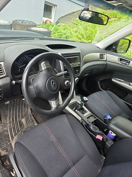 Subaru Forester 2 of 4