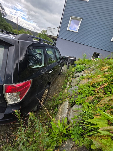 Subaru Forester 3 of 4
