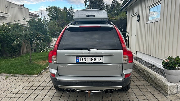 Volvo XC90 2 of 21