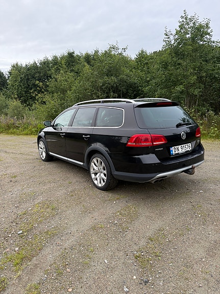 Volkswagen Passat Alltrack 5 of 15