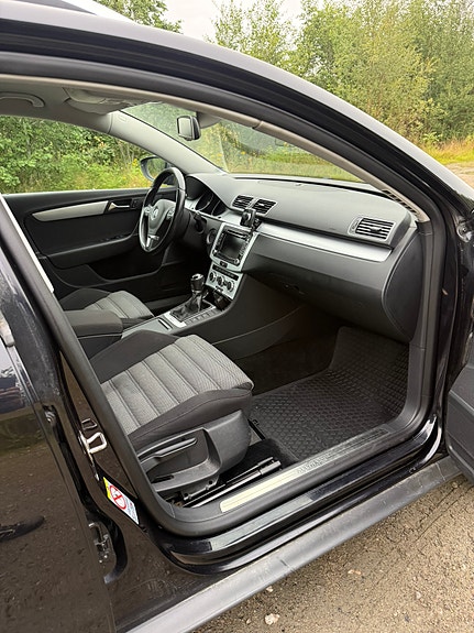 Volkswagen Passat Alltrack 11 of 15