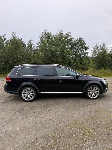 Volkswagen Passat Alltrack 8 of 15