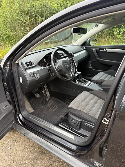 Volkswagen Passat Alltrack 9 of 15