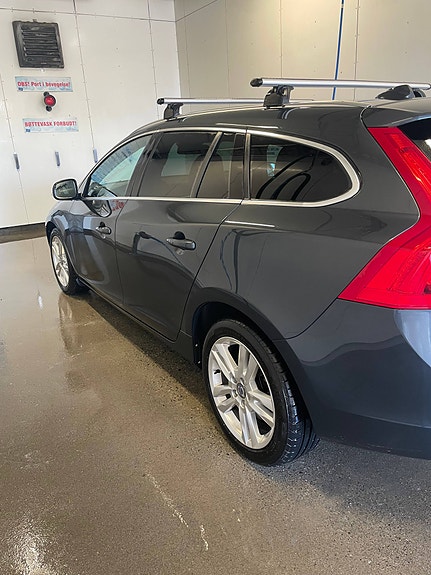 Volvo V60 12 of 12