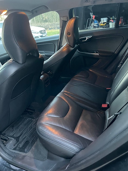 Volvo V60 8 of 12