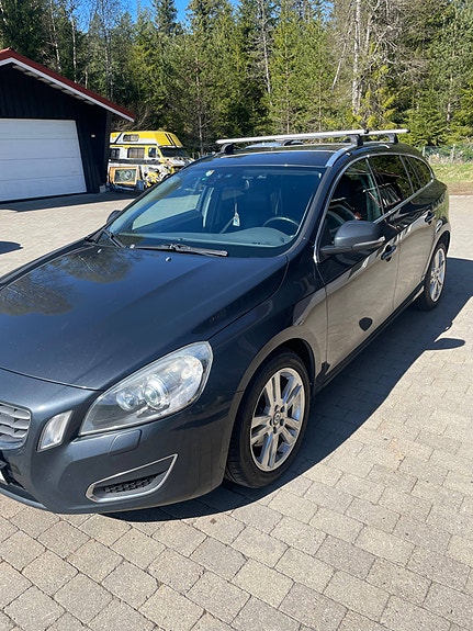 Volvo V60 3 of 12