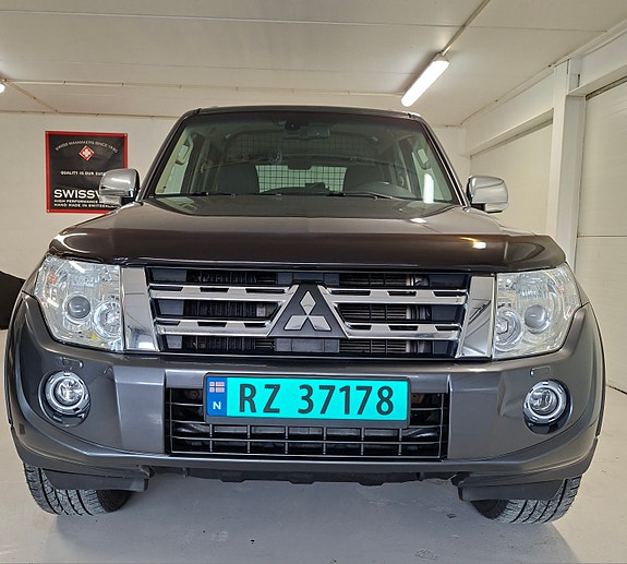 Mitsubishi Pajero 5 of 30