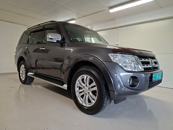 Mitsubishi Pajero 9 of 30