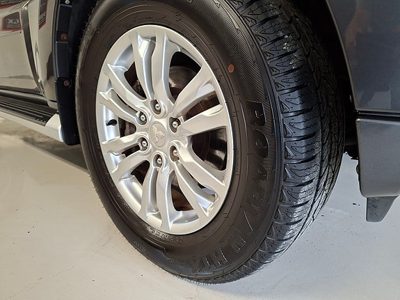 Mitsubishi Pajero 12 of 30