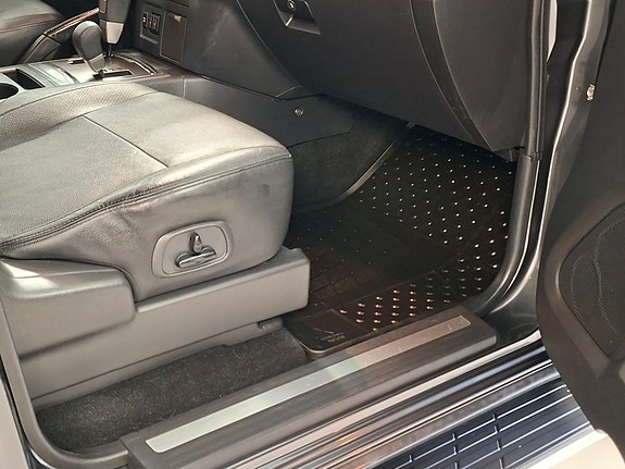 Mitsubishi Pajero 28 of 30