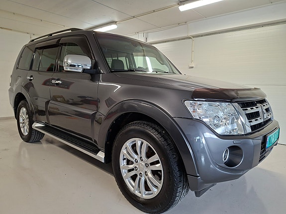 Mitsubishi Pajero 10 of 30