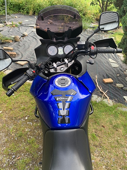 Suzuki DL 650 V-Strom 3 of 12