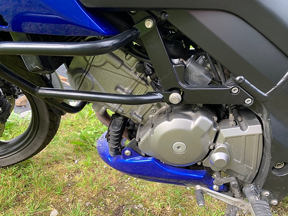 Suzuki DL 650 V-Strom 7 of 12