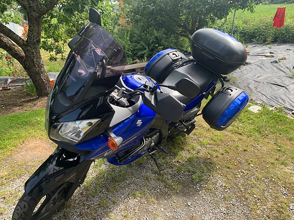 Suzuki DL 650 V-Strom 5 of 12