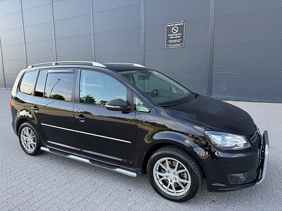 Volkswagen Touran 2 of 29
